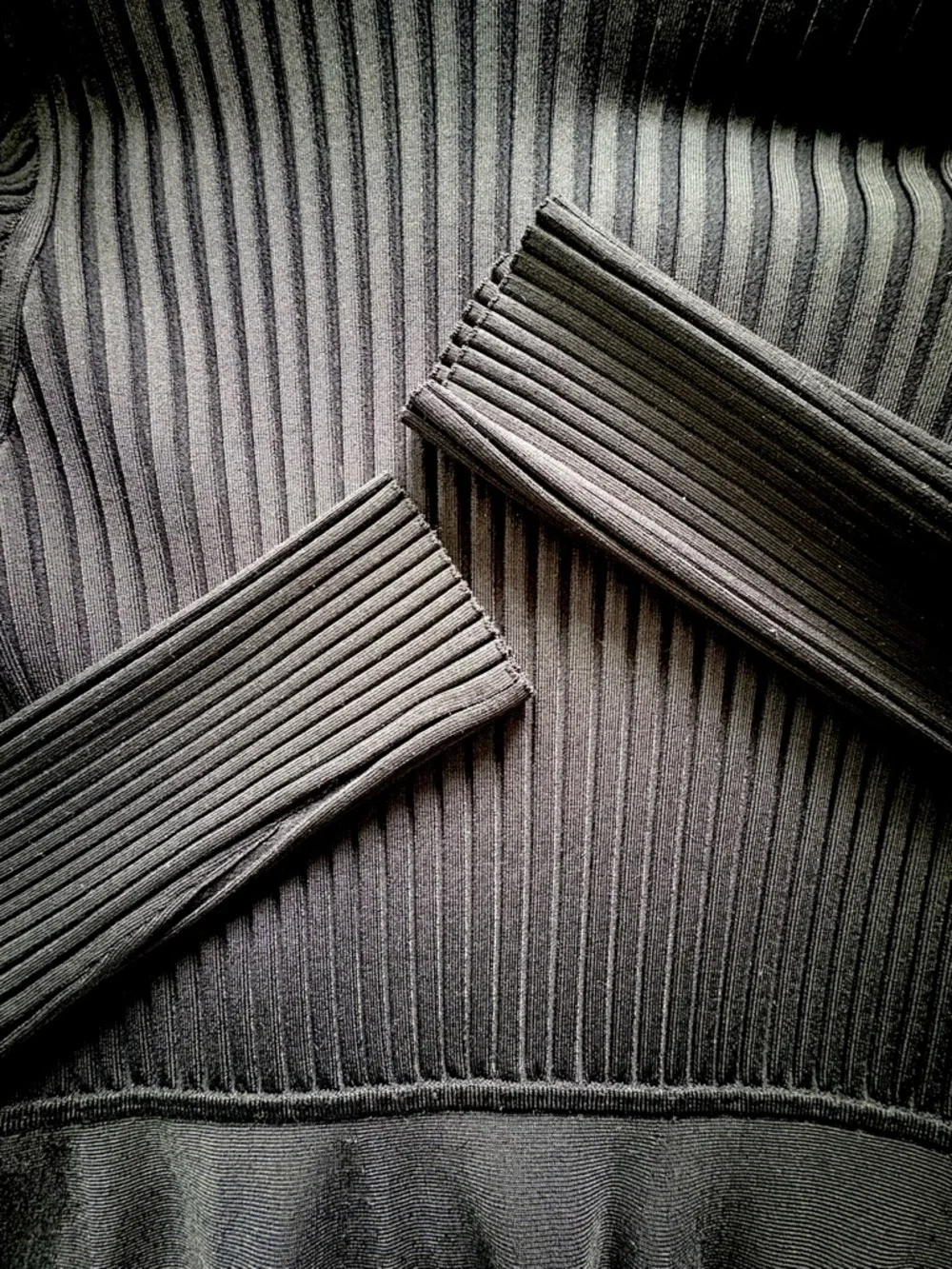 THEORY Compact Ribbed Midi Dress - Picture 7 of 11